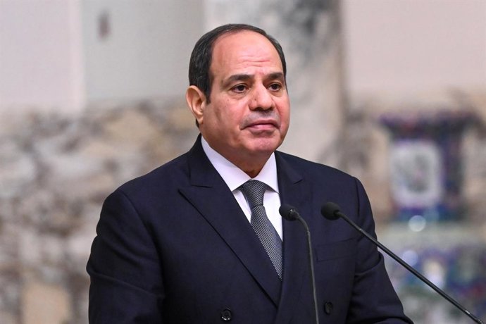 Archivo - HANDOUT - 15 June 2022, Egypt, Cairo: Egyptian President Abdel Fattah al-Sisi and EU Commission President Ursula von der Leyen (not pictured) hold a joint press conference after their meeting at the Presidential Palace. Photo: Dati Bendo/EU Co
