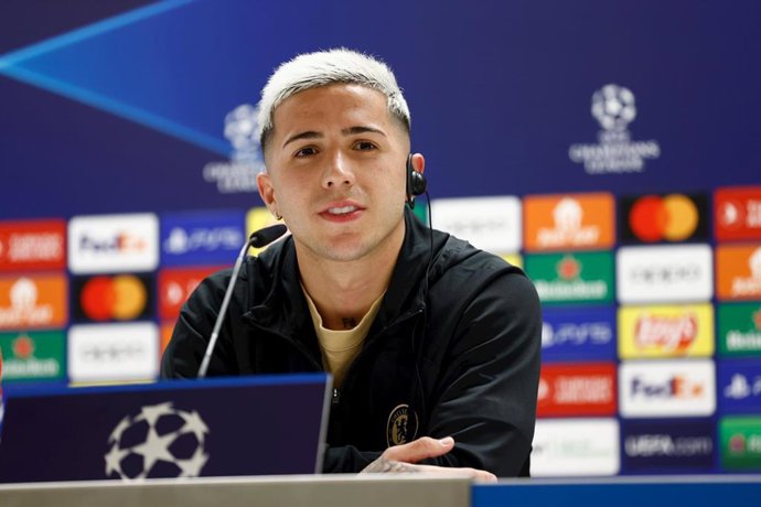 El centrocampista argentino Enzo Fernández en rueda de prensa en el Santiago Bernabéu