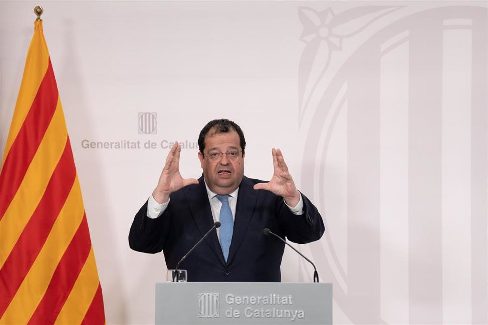 El conseller de Interior, Joan Ignasi Elena, durante una rueda de prensa posterior al Consell Executiu, en el Palau de la Generalitat, a 21 e marzo de 2023, en Barcelona, Catalunya (España). 