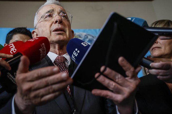 Archivo - El expresidente de Colombia Álvaro Uribe