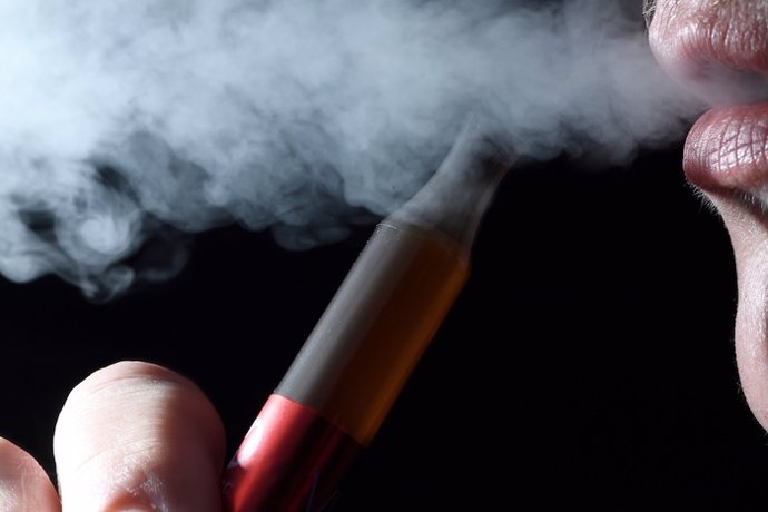 El sabor a menta hace que el líquido de vapear sea más tóxico y dañino para  los pulmones