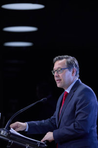 Serrano (PP) cree que Yolanda Díaz y Más Madrid son la versión "flowerpower urbanita" de Podemos