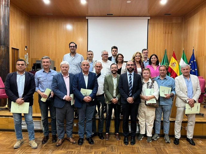 Reunión en Camas de una veintena de municipios de Aljarafe para reclamar la ampliación de la línea 2 del Metro.