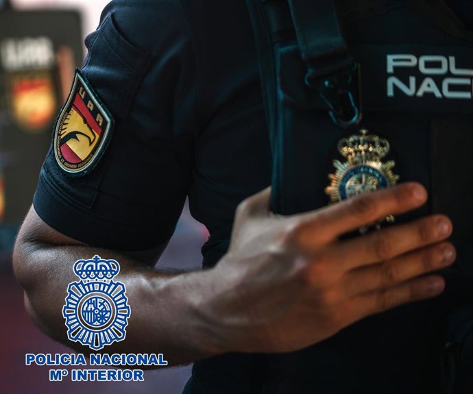 Archivo - Agente de la Policía Nacional