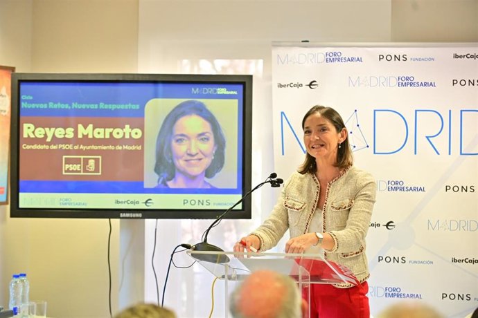 La candidata del PSOE a la alcaldía, Reyes Maroto, en un encuentro con empresarios en Madrid Foro Empresarial