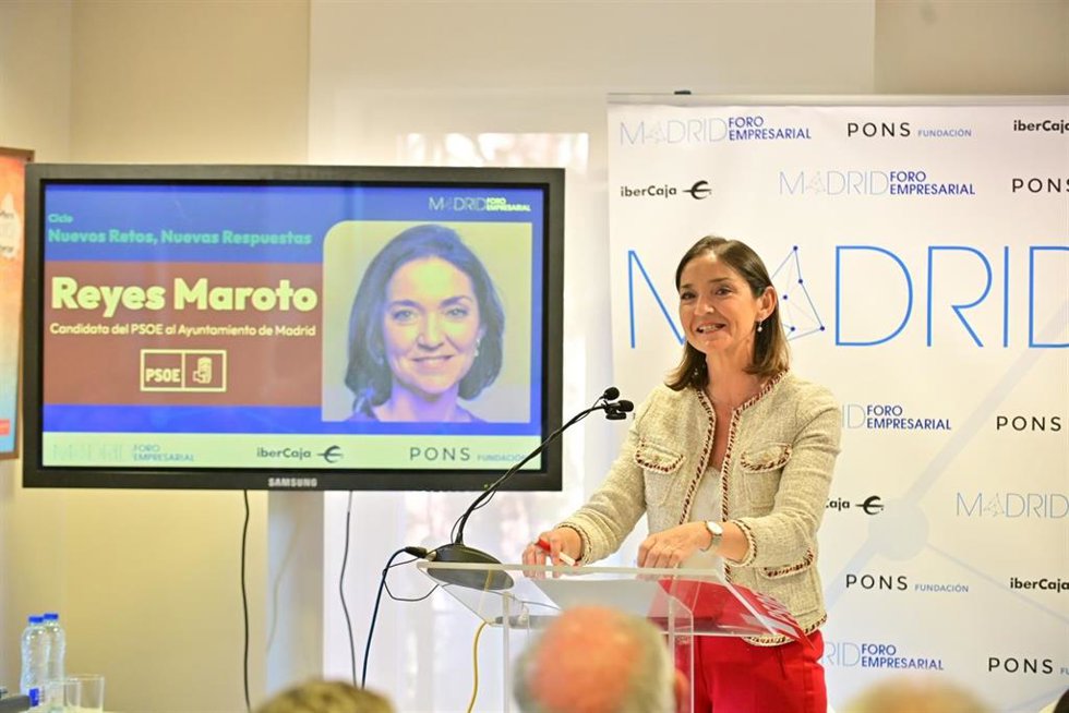 La candidata del PSOE a la alcaldía, Reyes Maroto, en un encuentro con empresarios en Madrid Foro Empresarial