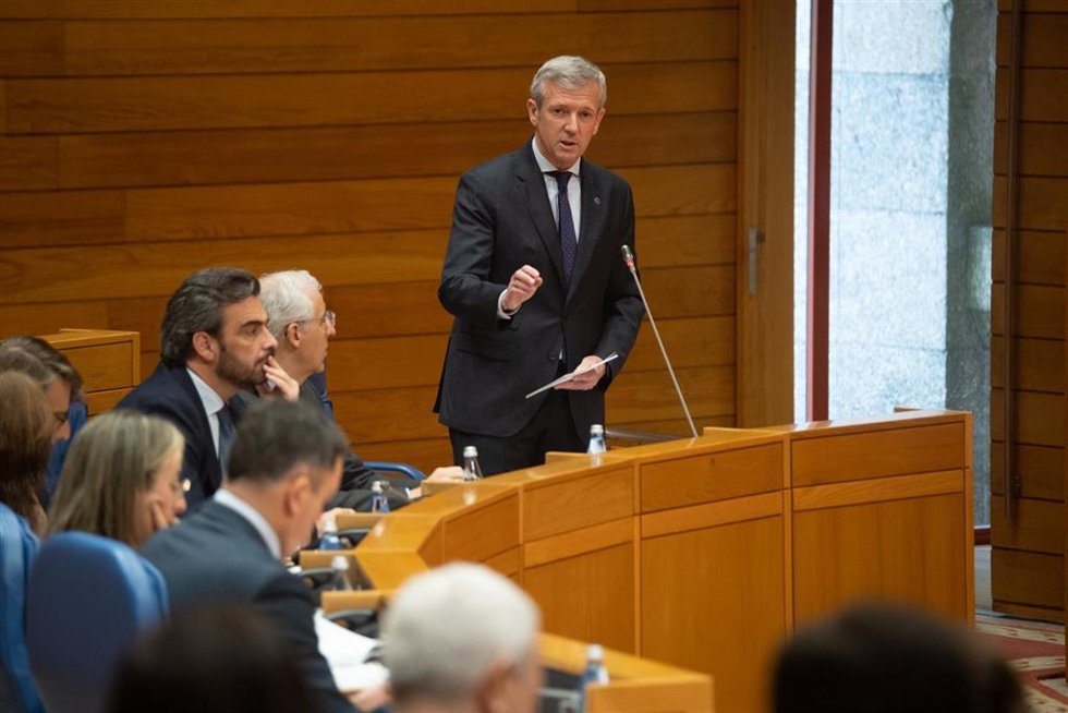 El presidente de la Xunta, Alfonso Rueda, en la sesión de control del Parlamento de Galicia