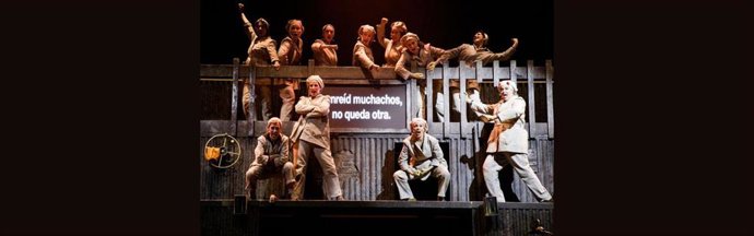 Sevilla.-'Ladies Football Club' rinde homenaje en el Teatro Central a las pioneras del fútbol femenino