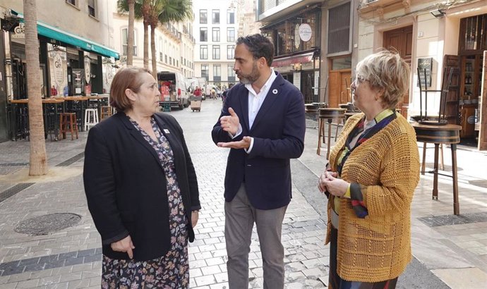 Daniel Pérez, candidato socialista a la Alcaldía de Málaga, y la edil Mari Carmen Sánchez