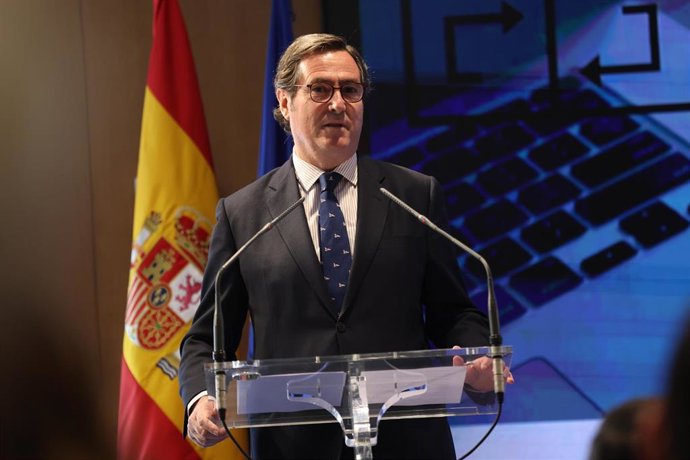El presidente de la CEOE, Antonio Garamendi, interviene durante la presentación de los resultados de la campaña Digitalización Sostenible en la sede de la CEOE