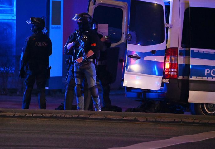 Archivo - Imagen de archivo de la Policía de Alemania tras el tiroteo en Hamburgo.
