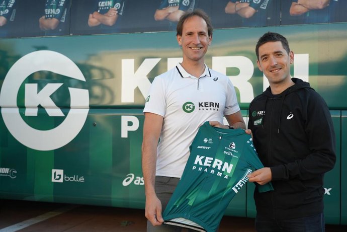 El exciclista Mikel Nieve se incorpora al Equipo Kern Pharma como director deportivo
