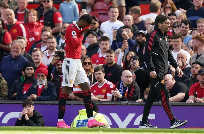 Marcus Rashford abandona lesionado el Manchester United-Everton