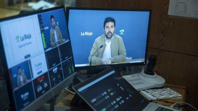 El portavoz del Gobierno riojano, Álex Dorado, informa de los acuerdos del Consejo de Gobierno