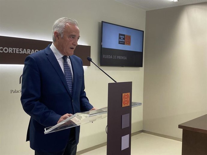 El presidente de las Cortes de Aragón, Javier Sada.
