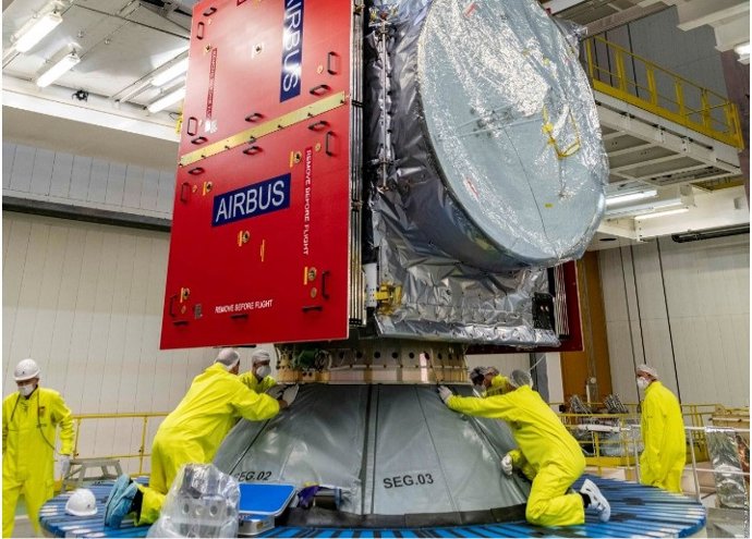 Ensamblaje de la sonda antes de su encapsulado en el cohete que la llevará al espacio. / ESA