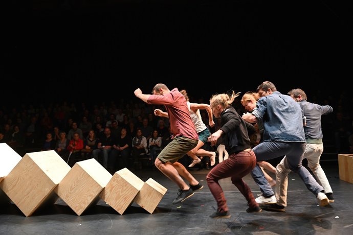 Archivo - El LAVA celebra el Día Mundial del Circo con tres funciones de arte circense para adultos y familias .