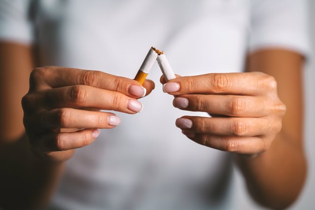 Archivo - Tabaco, dejar de fumar