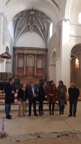 Archivo - Reyes (3i) en una visita a Santo Domingo el pasado diciembre.