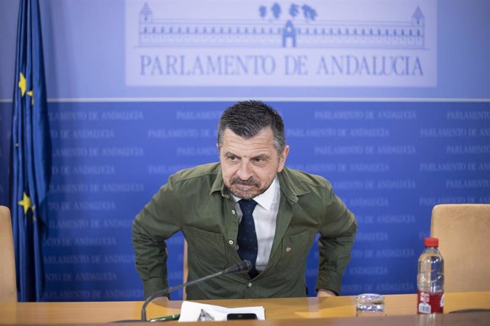 El portavoz del grupo parlamentario PP-A, Toni Martín, en una foto de archivo en el Parlamento andaluz.