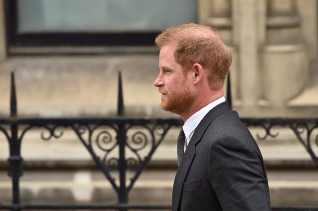 El príncipe Enrique acude en Londres a un juicio contra un grupo de medios