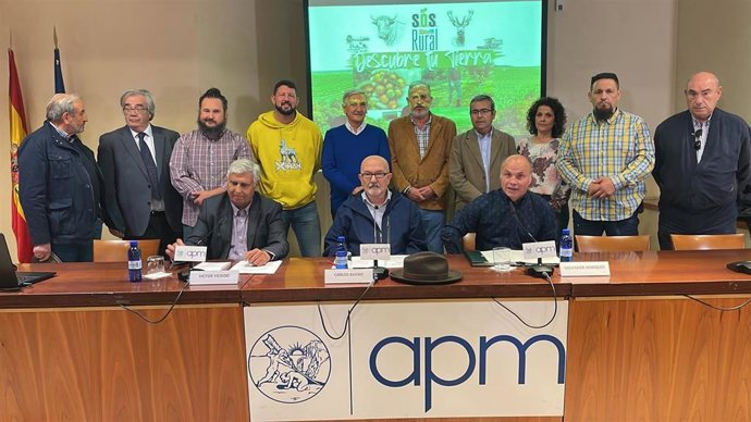 Representantes de algunas de las organizaciones que conforman la plataforma 'Sos Rural'.