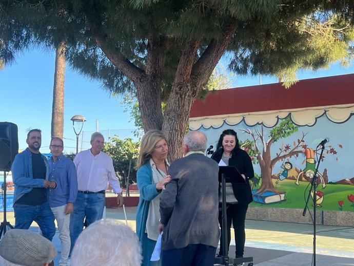 Paredes en CEIP Maestra Caridad Ruiz.