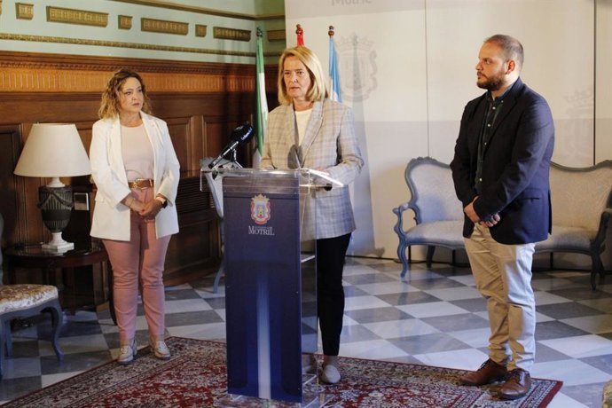 Luisa García Chamorro, en el centro, hace balance de la Semana Santa 2023