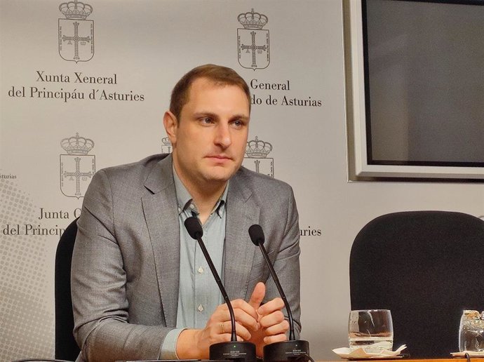 Archivo - El portavoz de Foro en la Junta General, Adrián Pumares