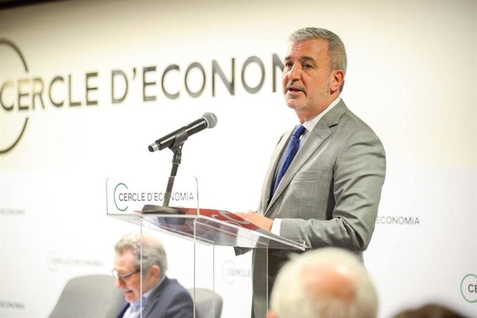 El candidato del PSC a la Alcaldía de Barcelona, Jaume Collboni, durante la conferencia del Cercle d'Economia.