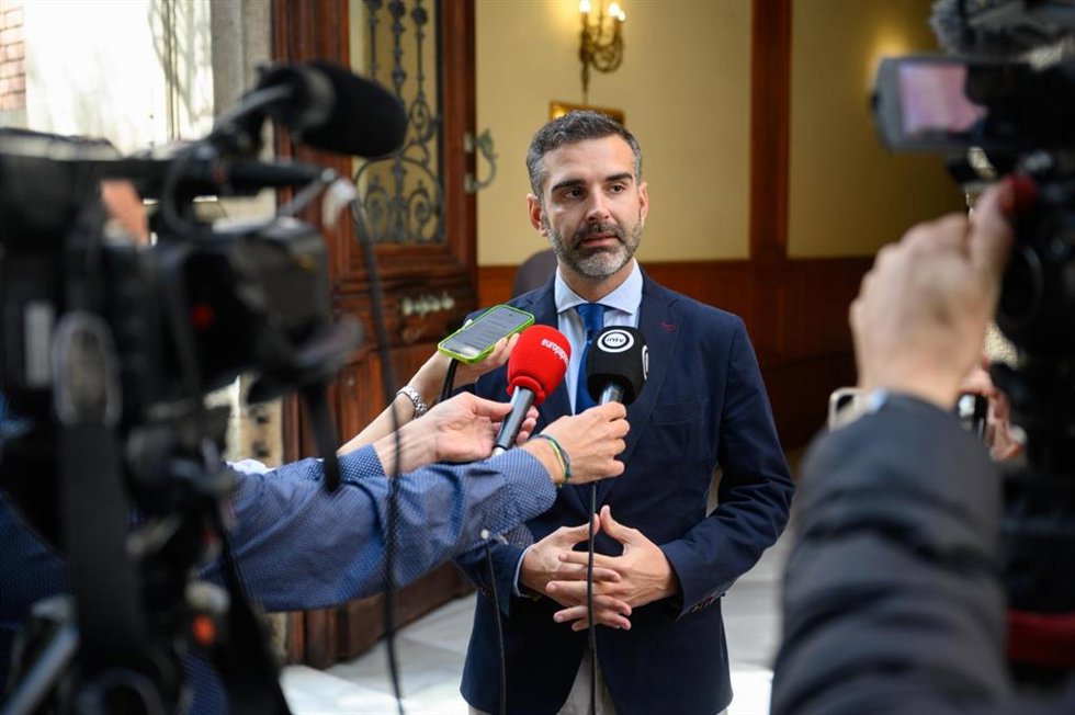 Fernández-Pacheco asegura que Ribera "miente" sobre Doñana y considera que el PSOE "no ha digerido la mayoría absoluta"