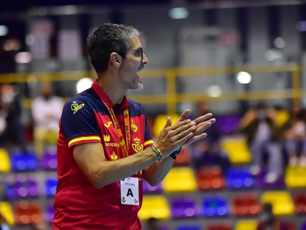 Archivo - El seleccionador nacional femenino de balonmano, José Ignacio Prades.