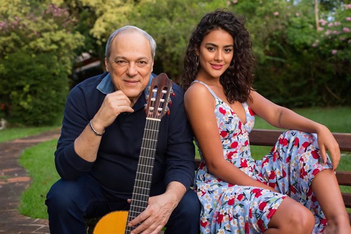 Toquinho y Camilla Faustino.