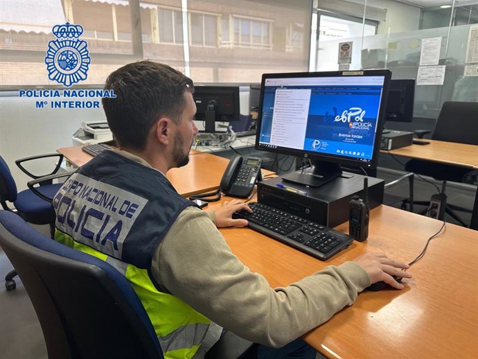 Detenido por usar otras identidades para comprar gasóleo bonificado por el Estado y defraudar 1.600