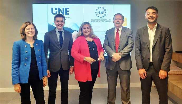 Encuentro UNE celebrado junto a la FEMP