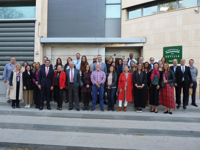 Representantes de empresas sevillanas y de Prodetur.