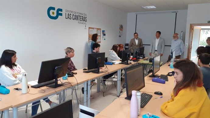 Desempleados de Monachil (Granada) inician prácticas.