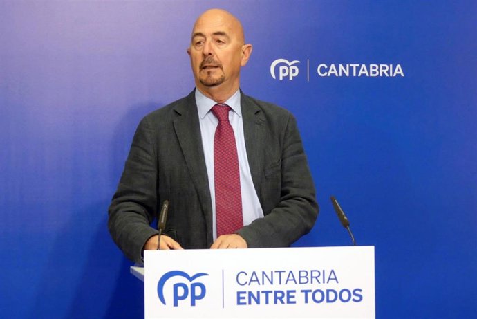 El portavoz de Sanidad del PP de Cantabria César Pascual