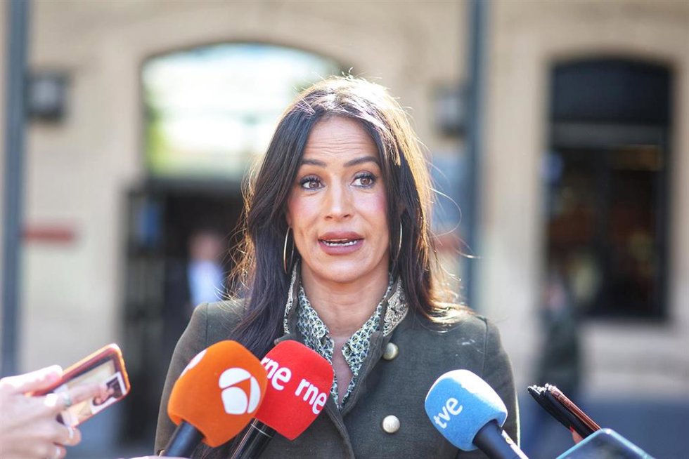 La vicealcaldesa de Madrid, Begoña Villacís, atiende a medios a su llegada al Primer acto del ciclo Congreso Especial Comicios23, en la Universidad Carlos III de Madrid, a 13 de abril de 2023, en Getafe, Madrid (España).
