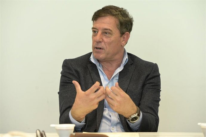 El delegado del Gobierno, José Ramón Gómez Besteiro,, participa en el  'Almorzo On/Off' organizado por el Colexio Profesional de Xornalistas de Galicia