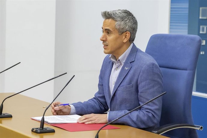El Vicepresidente Y Consejero De Universidades, Igualdad, Cultura Y Deporte, Pablo Zuloaga, Informa, En Rueda De Prensa, De Los Acuerdos De Consejo De Gobierno.