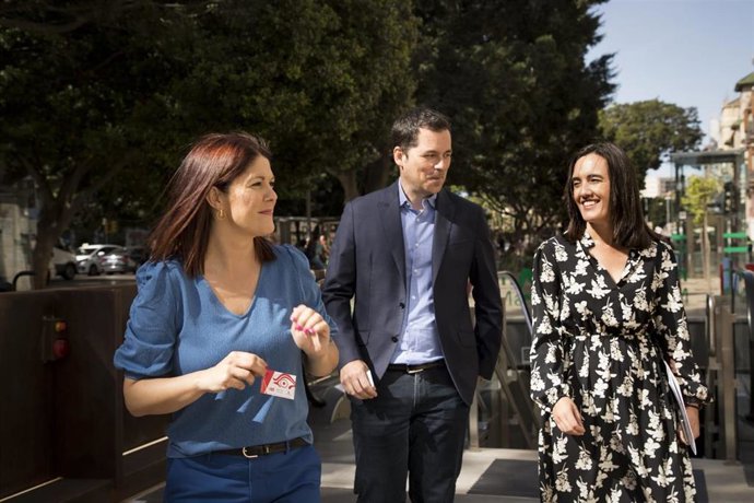 La candidata de CS a la Alcaldía de Málaga, Noelia Losada, junto con los números 2 y 3 de la lista, Alejandro Carballo y María Jesús Palacios, respectivamente