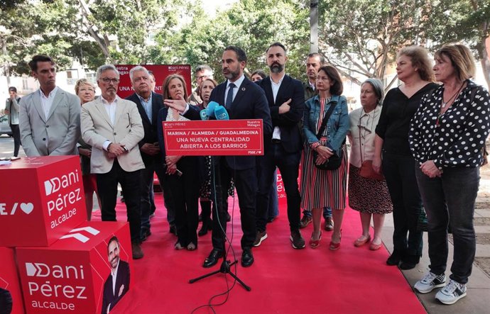El candidato del PSOE a la Alcaldía de Málaga, Daniel Pérez, en rueda de prensa