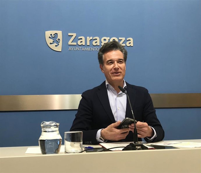 El consejero municipal de Urbanismo en el Ayuntamiento de Zaragoza y exconcejal de Cs, Víctor Serrano
