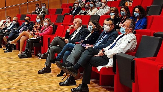 Concepción Saavedra, en el centro