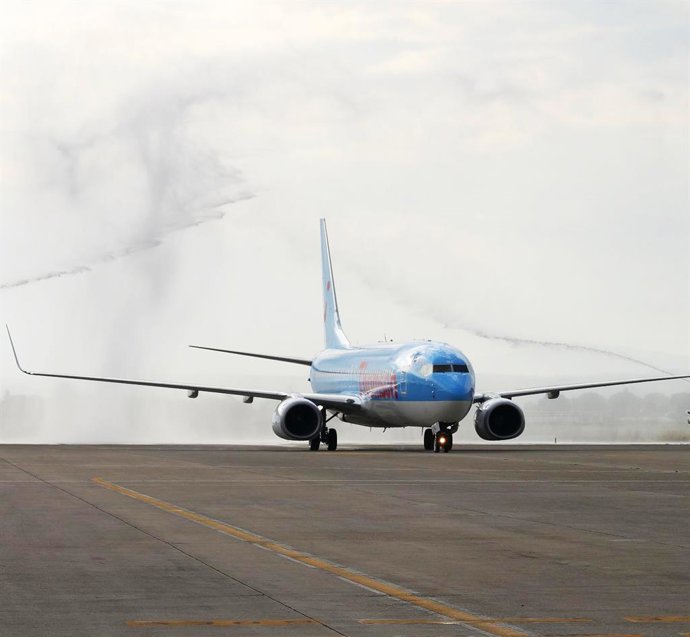 Archivo - Vuelo de TUIFly