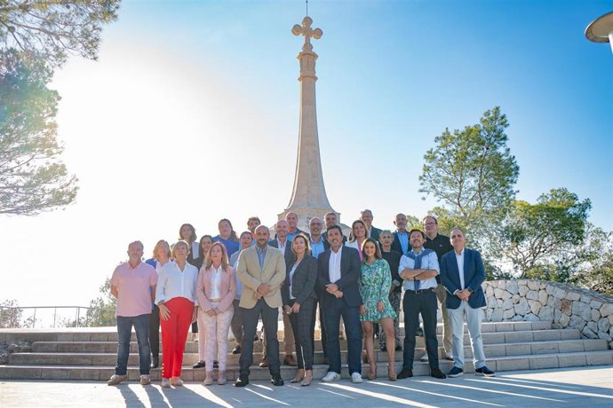 Los integrantes de la candidatura del PP a la alcaldía de Calvi.