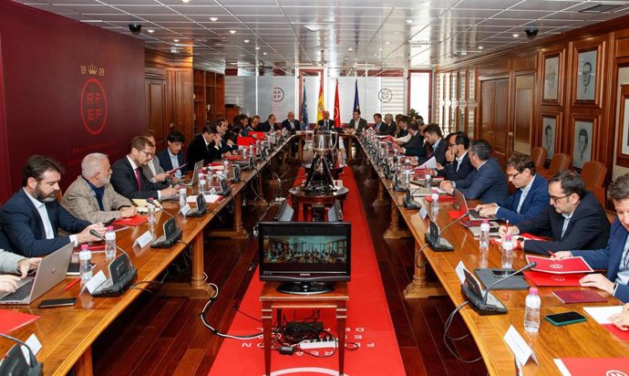Imagen de la reunión en la RFEF por la final de la Copa del Rey entre el Real Madrid y Osasuna