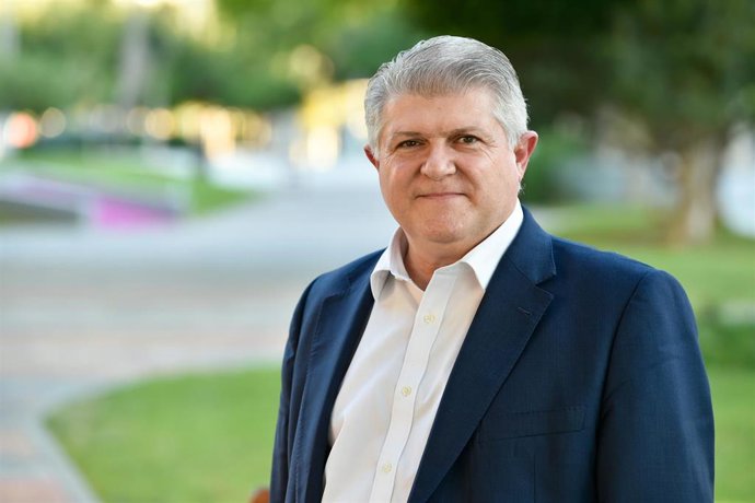 Archivo - Retrato de José Vélez, a 11 de noviembre de 2021, en Murcia,