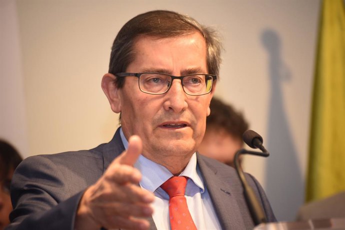 Archivo - El presidente de la Diputación de Granada, José Entrena.